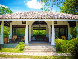 Yala Sri Lanka Book Hotel