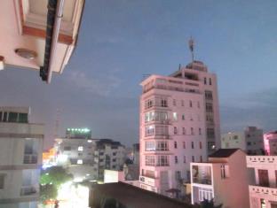 Hue Vietnam Book Hotel